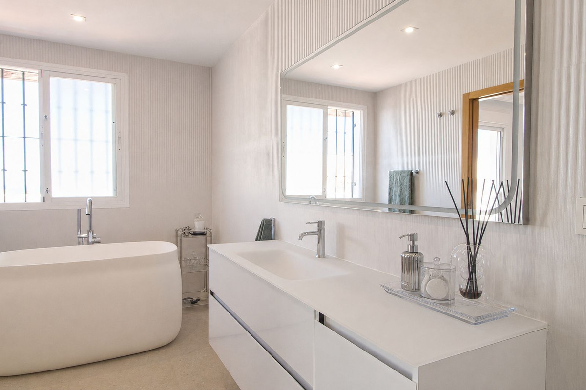 Se vende Adosada de 4 dormitorios en Costa Del Sol, Málaga, España