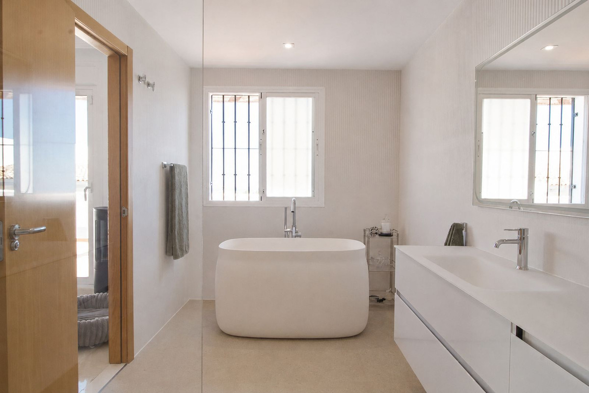 Se vende Adosada de 4 dormitorios en Costa Del Sol, Málaga, España