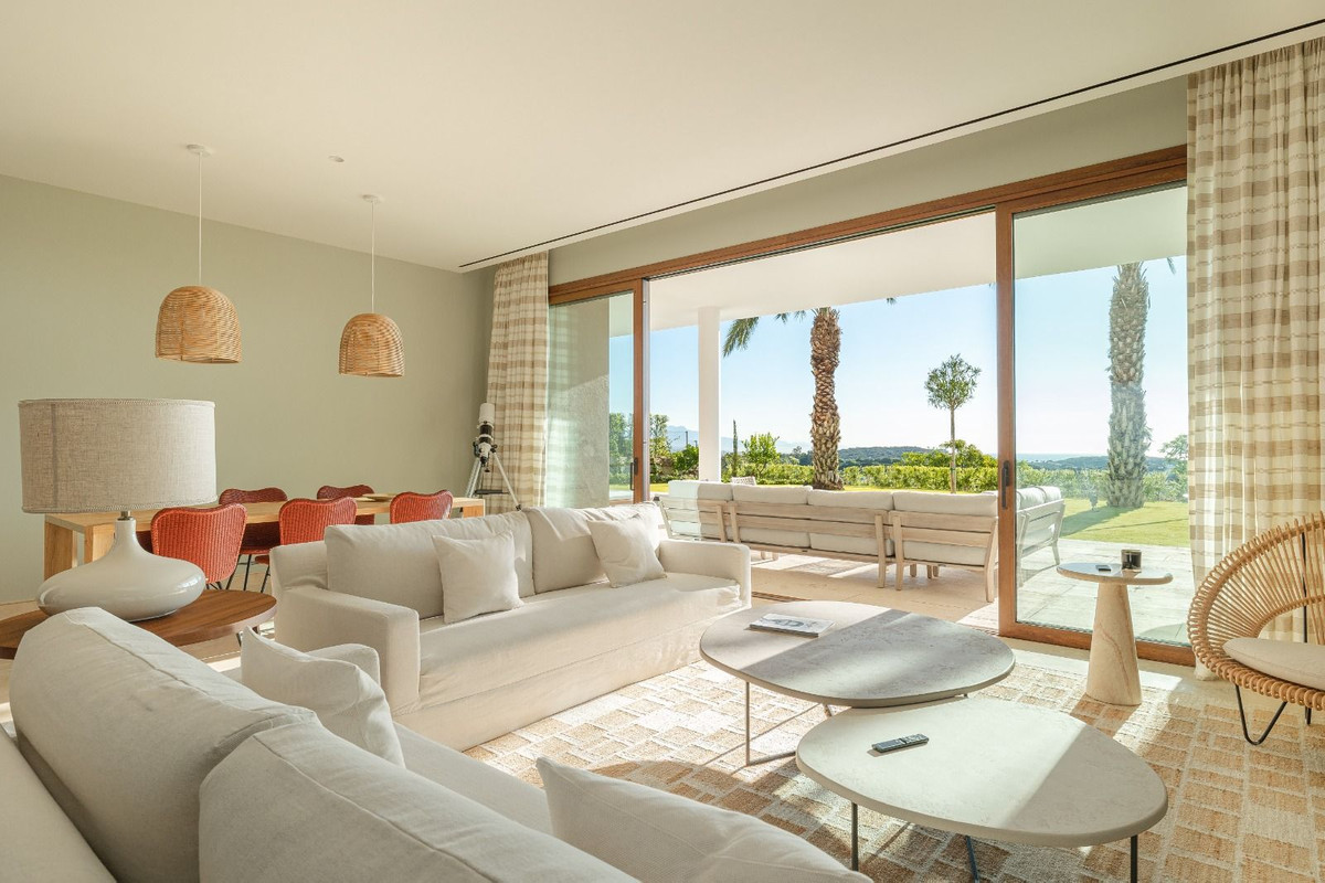 Se vende Apartamento Planta Baja de 3 dormitorios en Costa Del Sol, Málaga, España