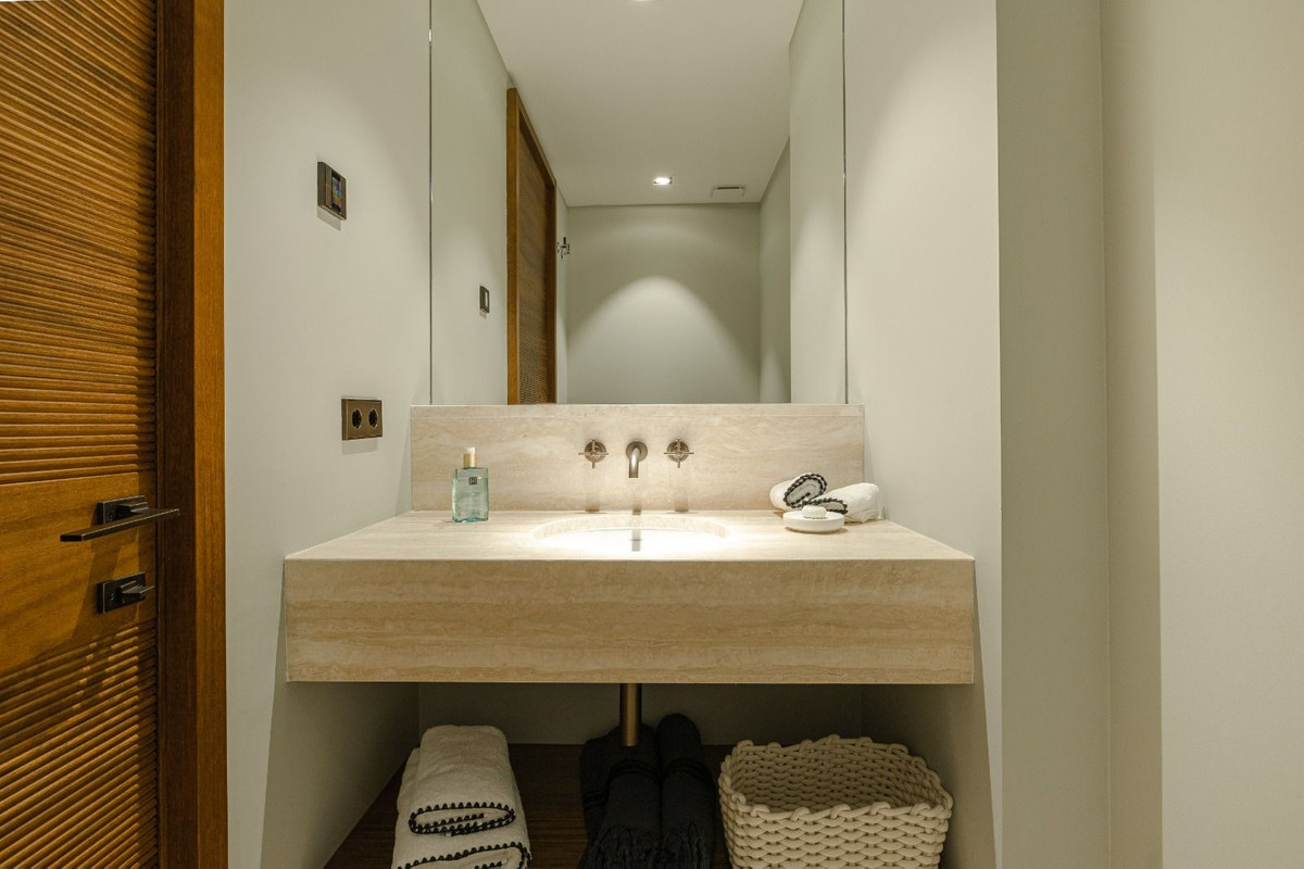Se vende Apartamento Planta Baja de 3 dormitorios en Costa Del Sol, Málaga, España