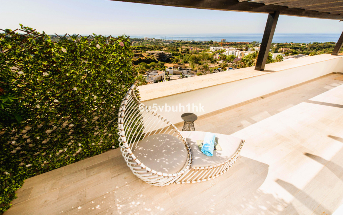 3 Bed Apartment for sale in Marbella Costa Del Sol, Málaga, Spain