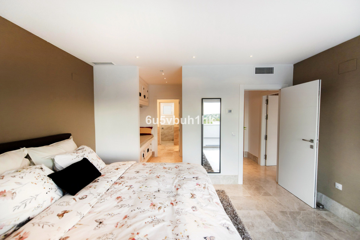 3 Bed Apartment for sale in Marbella Costa Del Sol, Málaga, Spain
