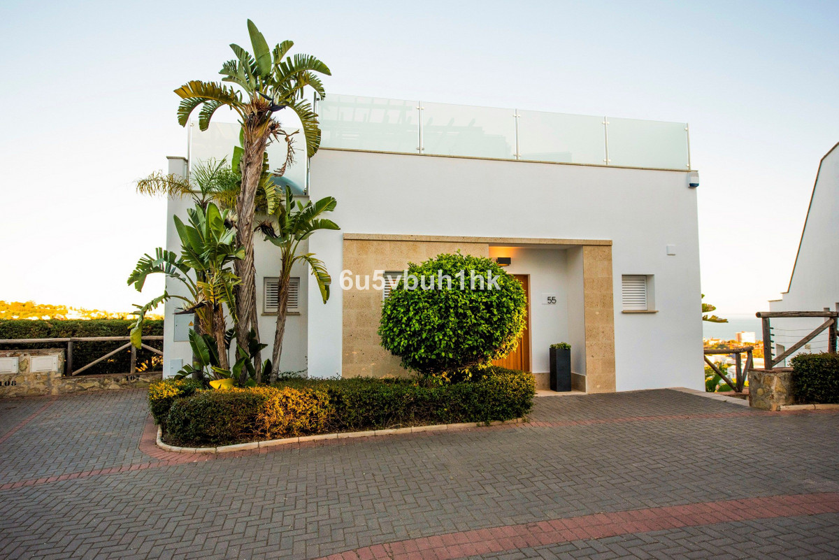 3 Bed Apartment for sale in Marbella Costa Del Sol, Málaga, Spain