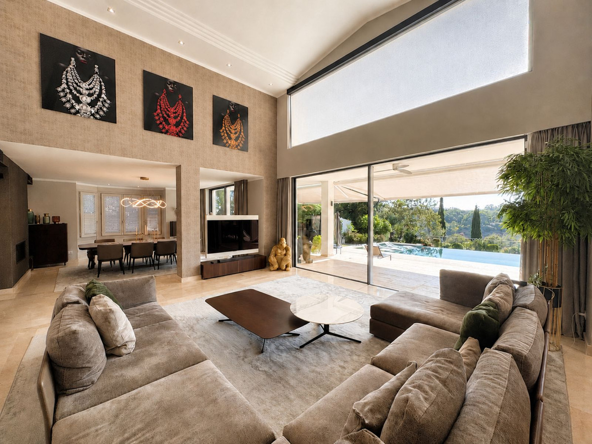 6 Bed Townhouse for sale in Los Flamingos Costa Del Sol, Málaga, Spain