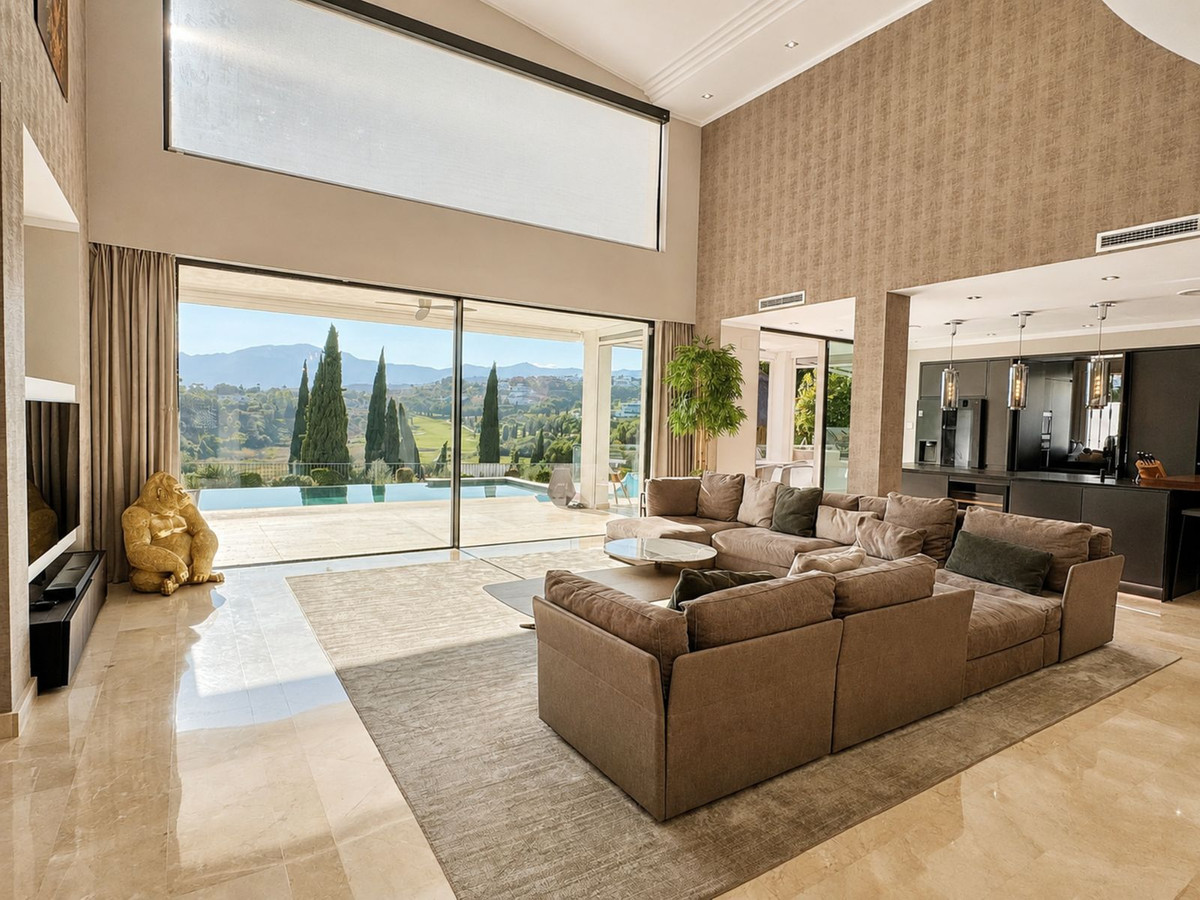 6 Bed Townhouse for sale in Los Flamingos Costa Del Sol, Málaga, Spain
