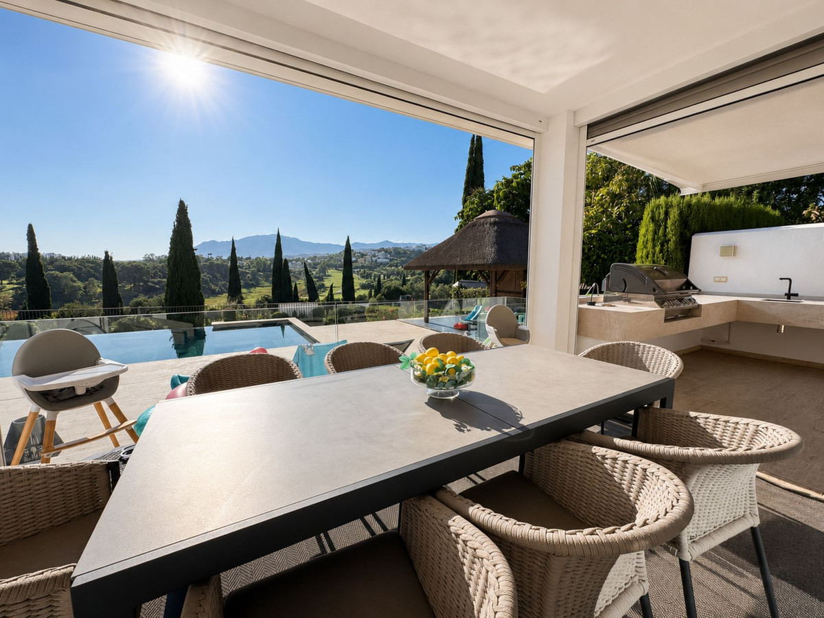 6 Bed Townhouse for sale in Los Flamingos Costa Del Sol, Málaga, Spain