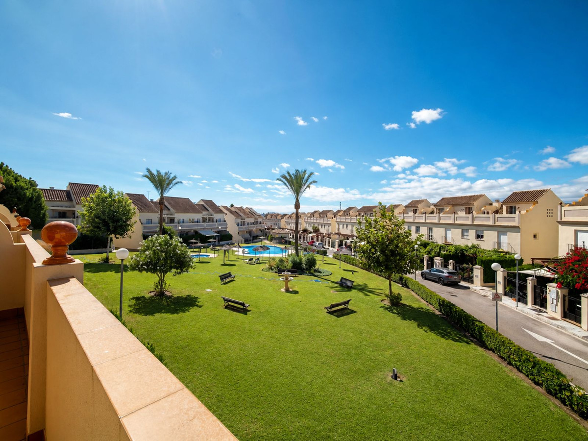 Se vende Pareada de 3 dormitorios en Costa Del Sol, Málaga, España
