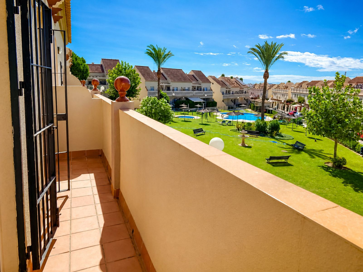Se vende Pareada de 3 dormitorios en Costa Del Sol, Málaga, España