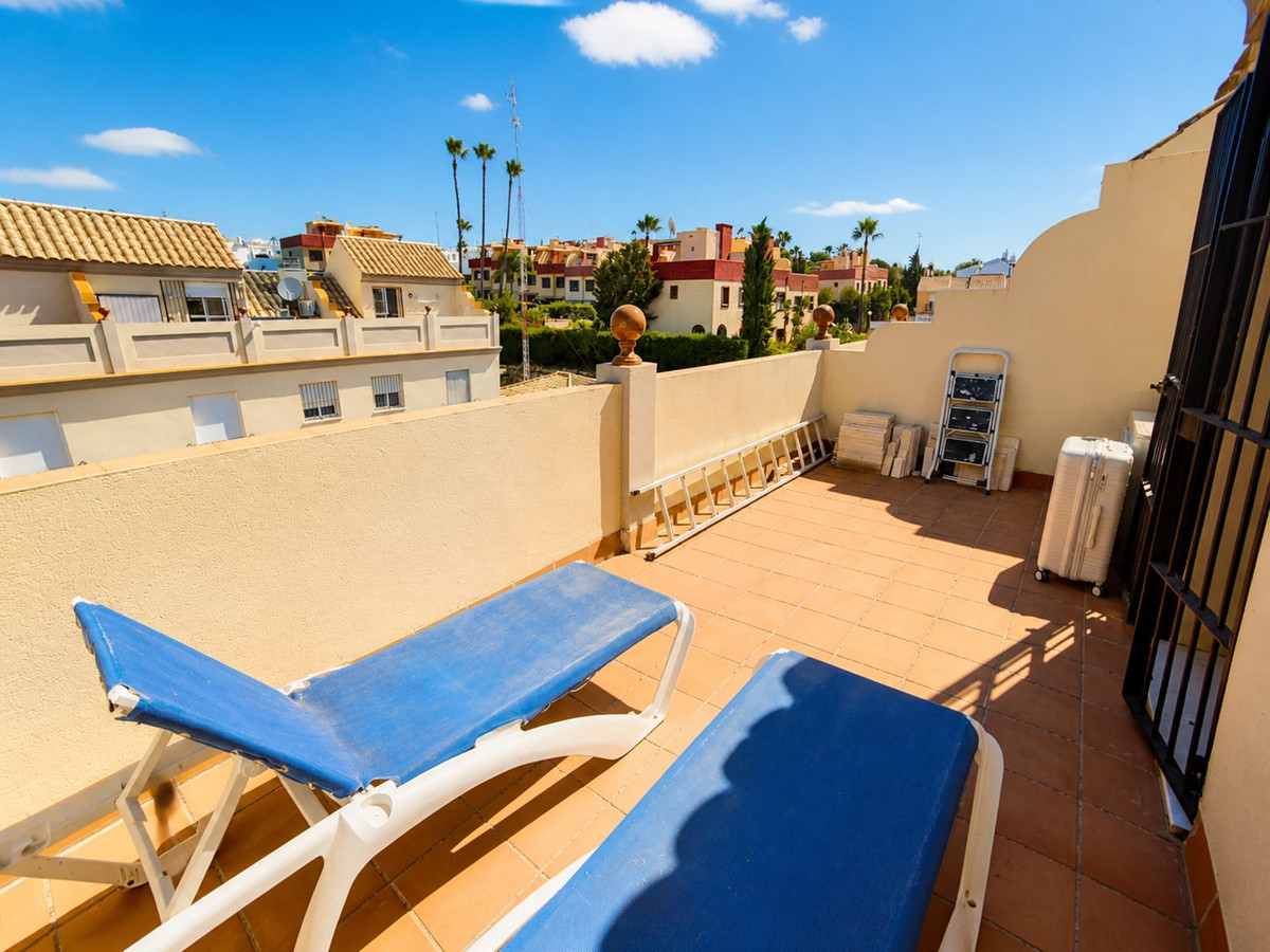 Se vende Pareada de 3 dormitorios en Costa Del Sol, Málaga, España