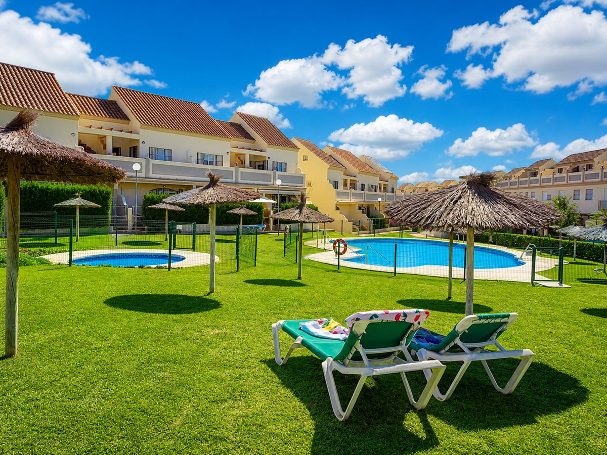 Se vende Pareada de 3 dormitorios en Costa Del Sol, Málaga, España
