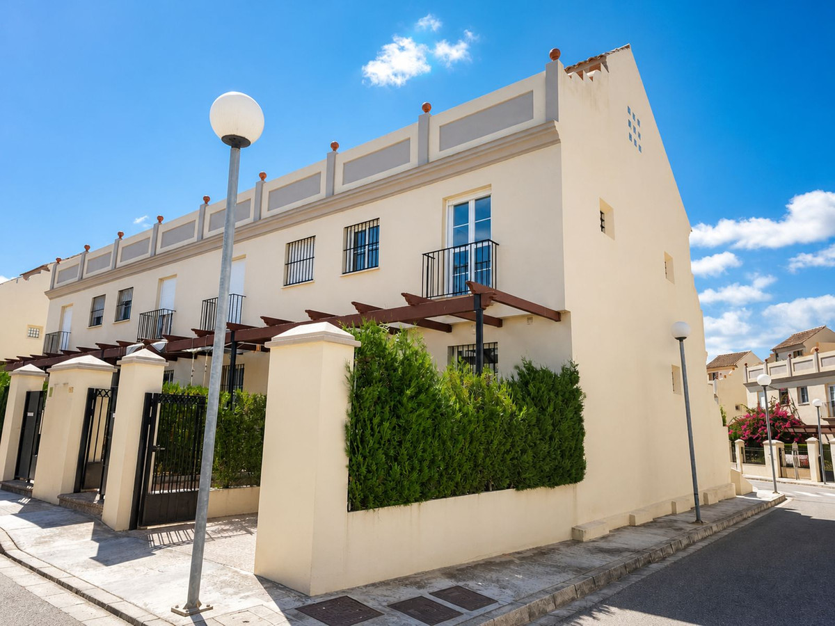 Se vende Pareada de 3 dormitorios en Costa Del Sol, Málaga, España