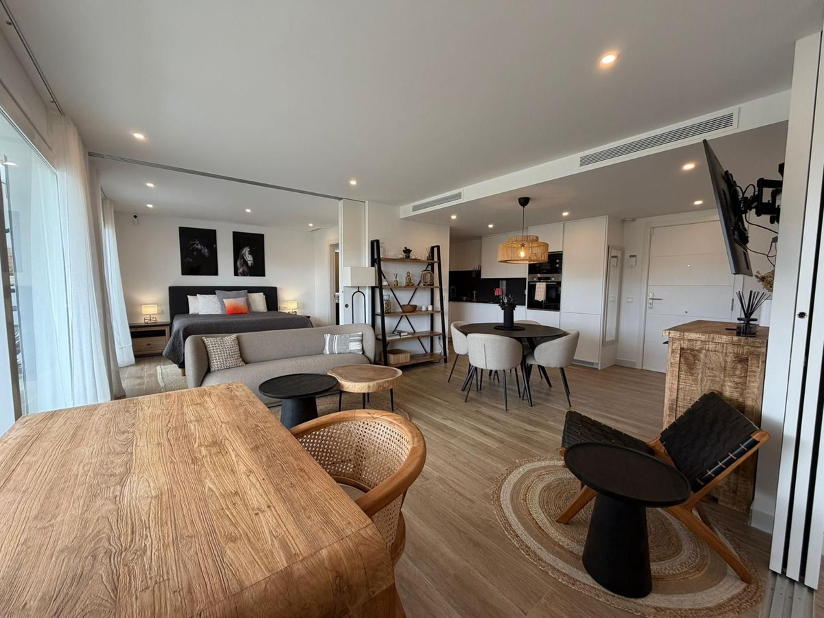 Se vende Apartamento en Planta Última de 2 dormitorios en Costa Del Sol, Málaga, España