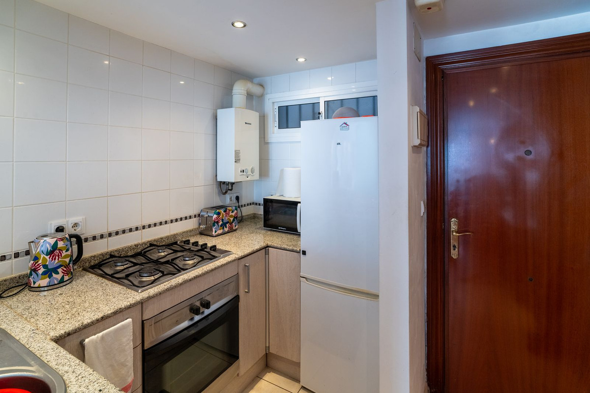 Se vende Apartamento Planta Media de 2 dormitorios en Costa Del Sol, Málaga, España