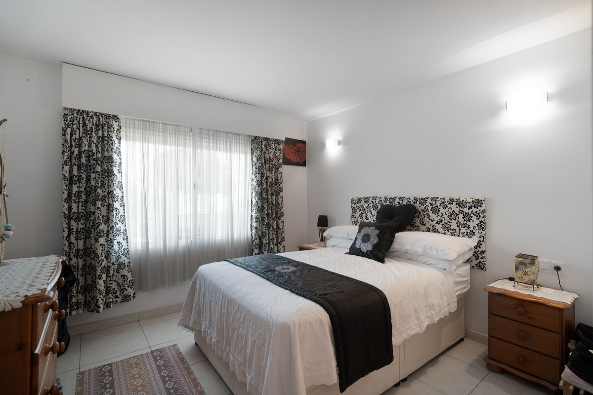 Se vende Apartamento Planta Media de 2 dormitorios en Costa Del Sol, Málaga, España