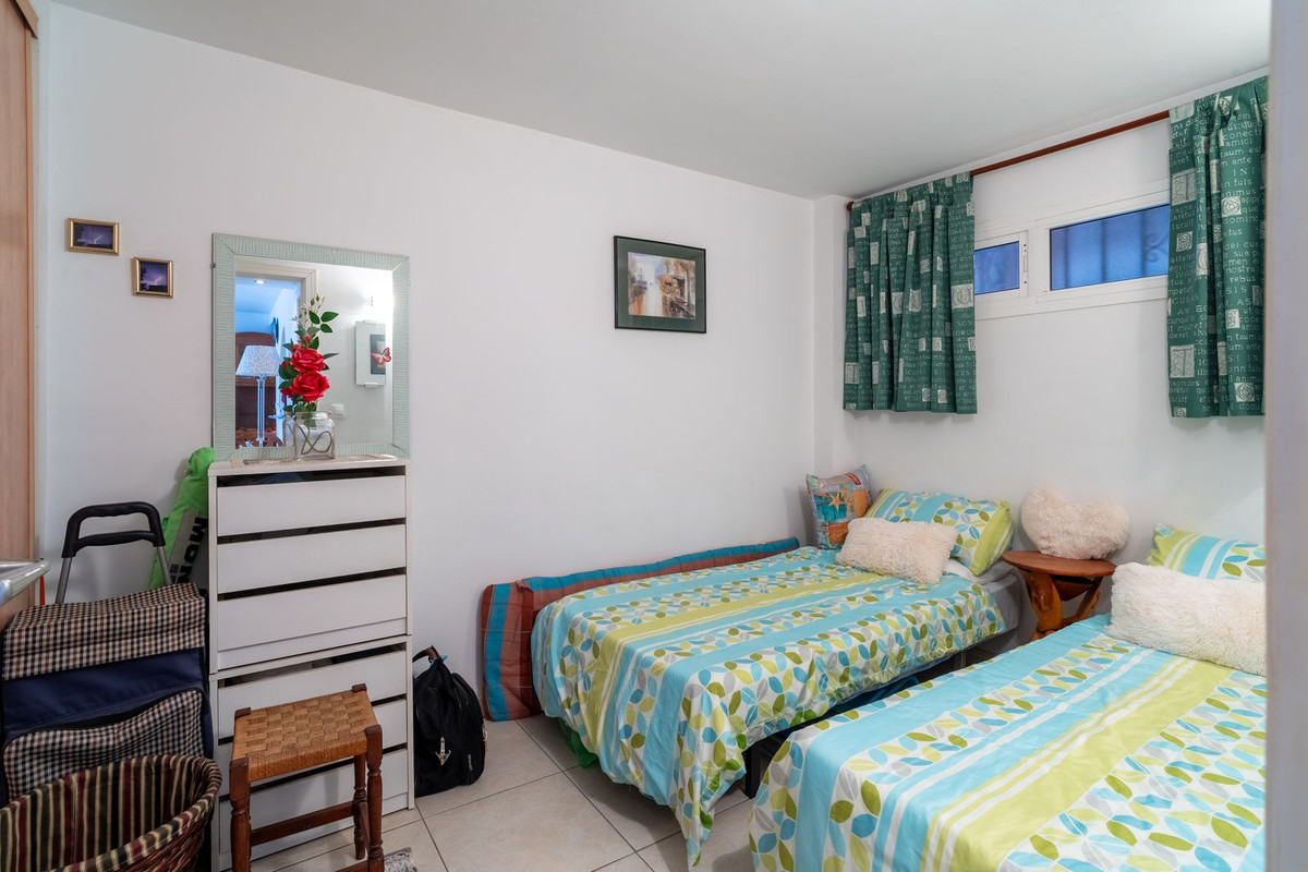 Se vende Apartamento Planta Media de 2 dormitorios en Costa Del Sol, Málaga, España