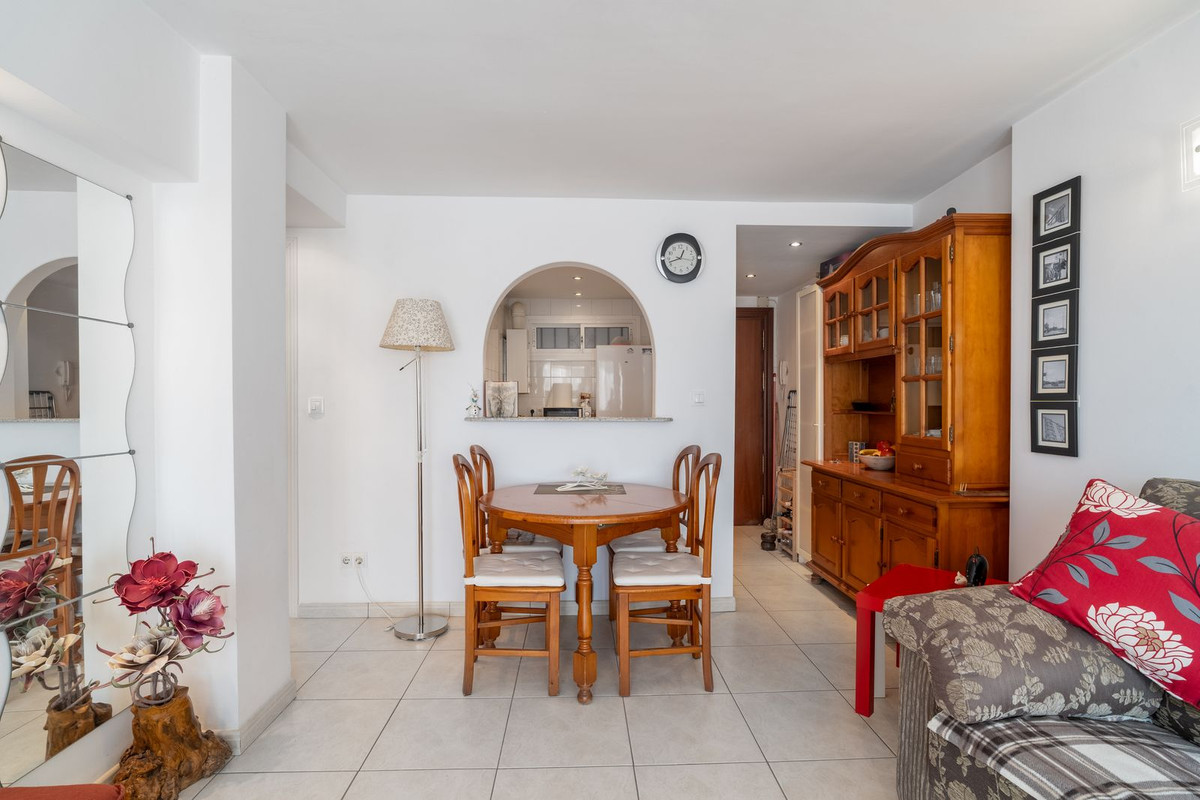 Se vende Apartamento Planta Media de 2 dormitorios en Costa Del Sol, Málaga, España