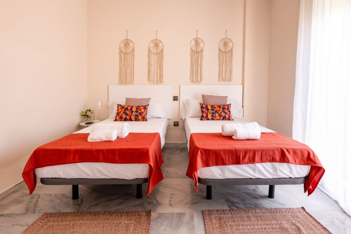 Se vende Pareada de 4 dormitorios en Costa Del Sol, Málaga, España