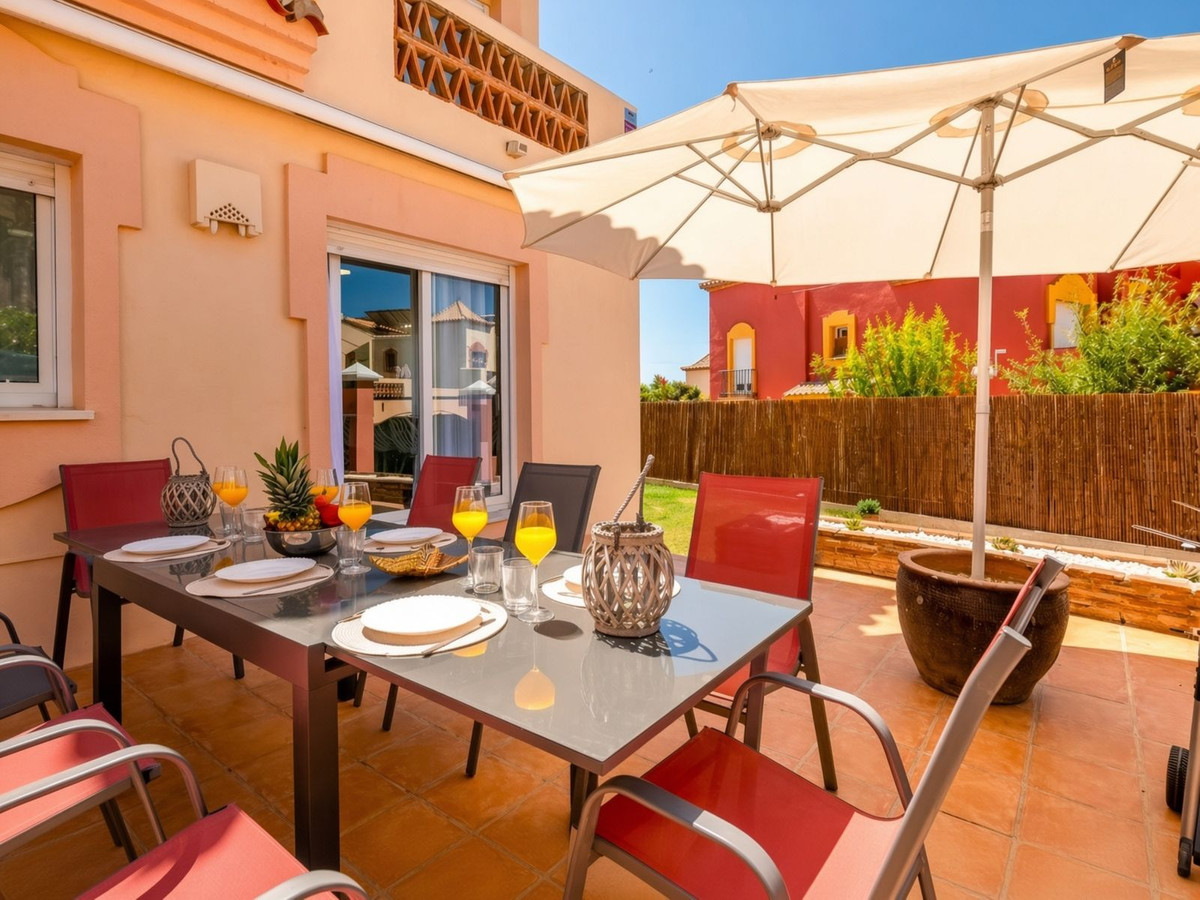 Se vende Pareada de 4 dormitorios en Costa Del Sol, Málaga, España