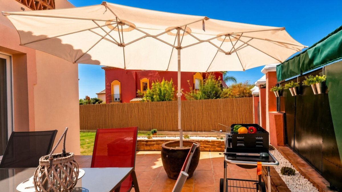Se vende Pareada de 4 dormitorios en Costa Del Sol, Málaga, España