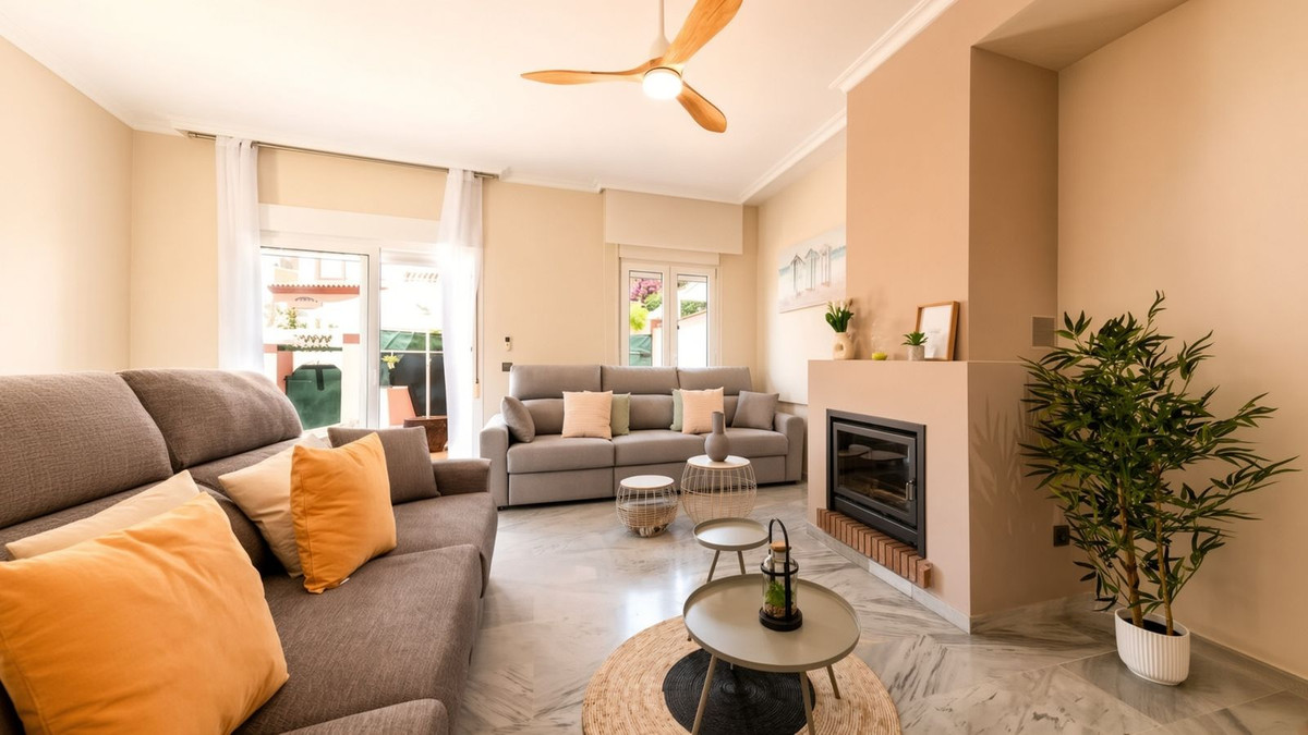 Se vende Pareada de 4 dormitorios en Costa Del Sol, Málaga, España