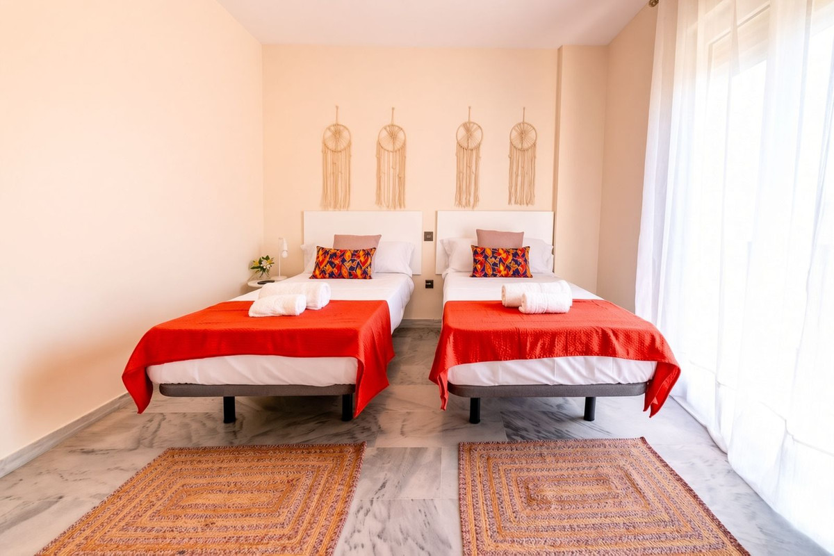 Se vende Pareada de 4 dormitorios en Costa Del Sol, Málaga, España