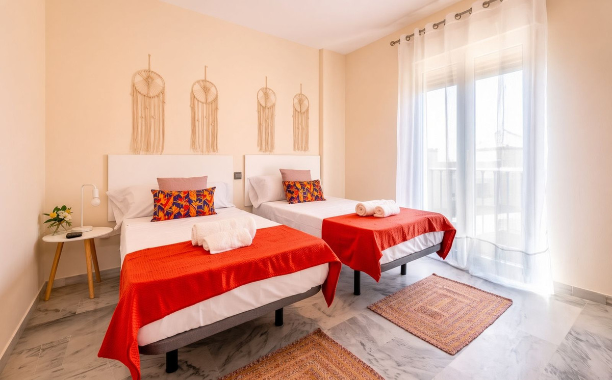 Se vende Pareada de 4 dormitorios en Costa Del Sol, Málaga, España