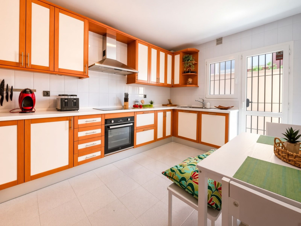 Se vende Pareada de 4 dormitorios en Costa Del Sol, Málaga, España
