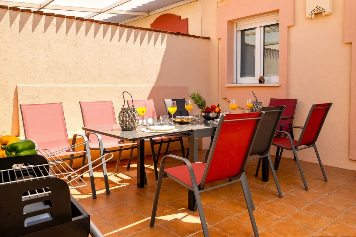 Se vende Pareada de 4 dormitorios en Costa Del Sol, Málaga, España