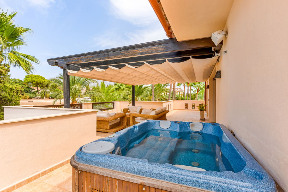 Se vende Ático de 2 dormitorios en Costa Del Sol, Málaga, España