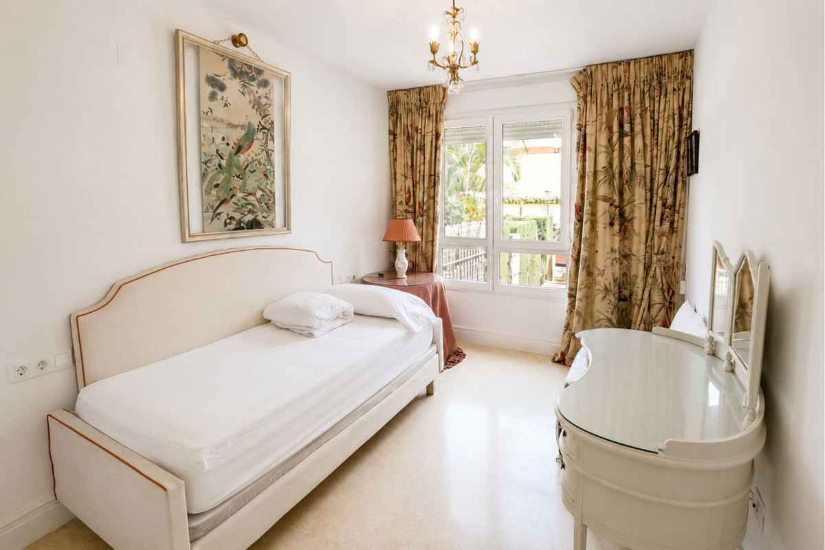 2 Bed Apartment for sale in Marbella Costa Del Sol, Málaga, Spain