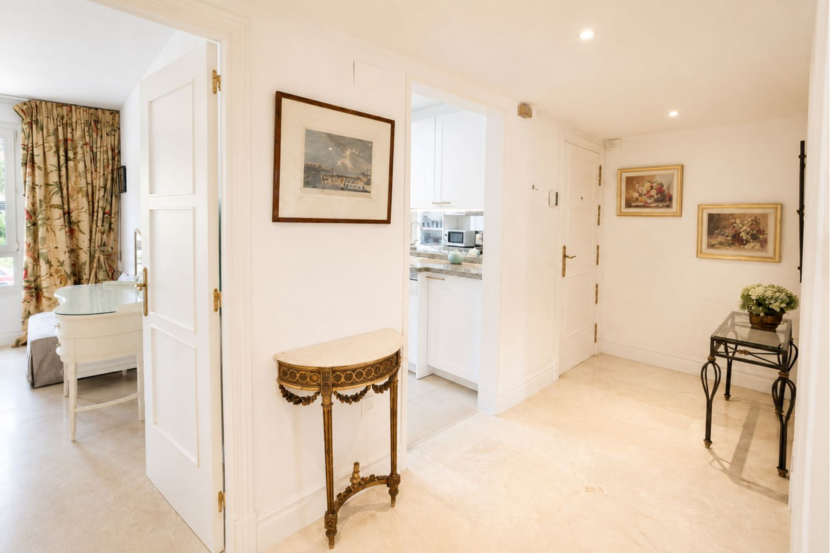 2 Bed Apartment for sale in Marbella Costa Del Sol, Málaga, Spain