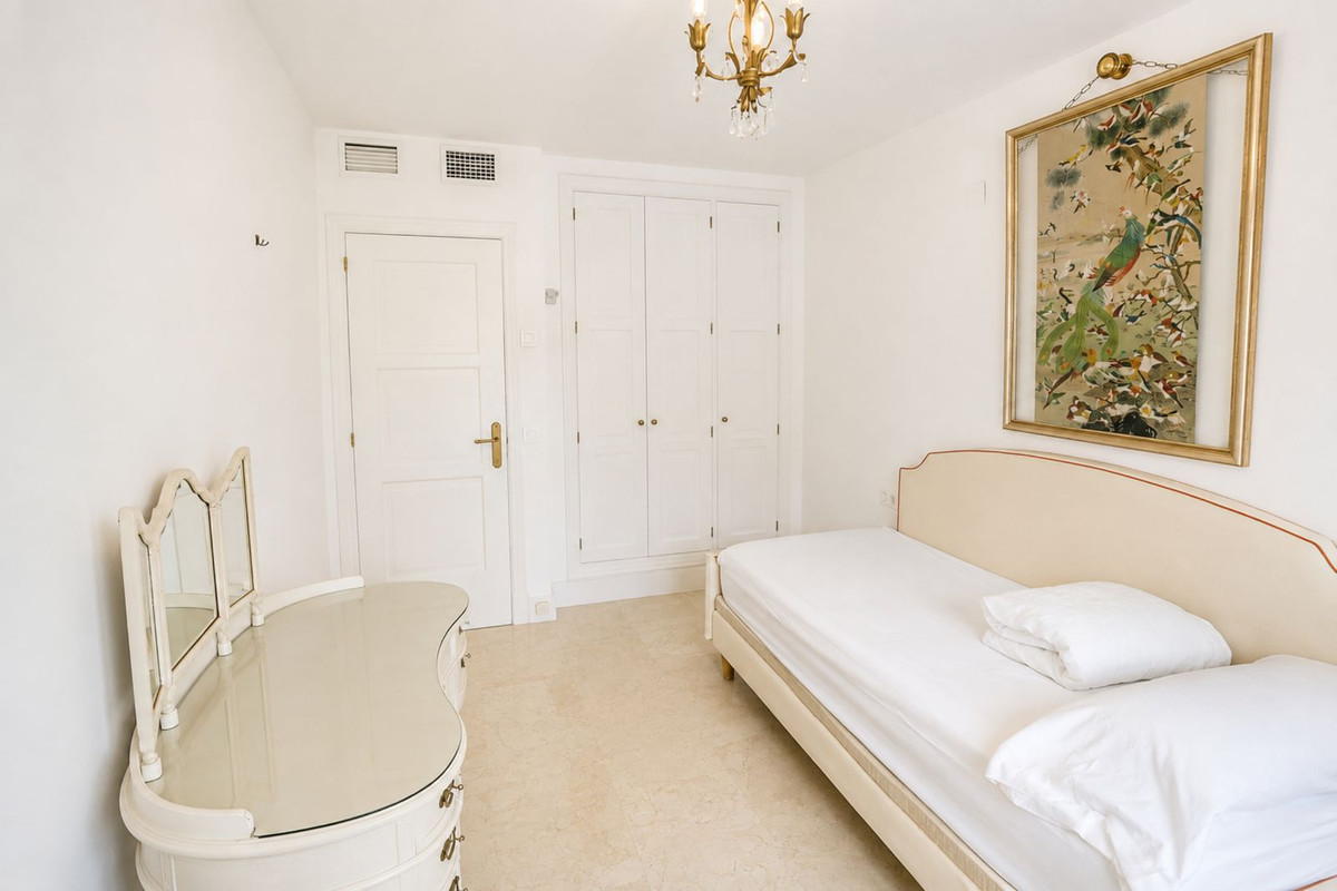 2 Bed Apartment for sale in Marbella Costa Del Sol, Málaga, Spain