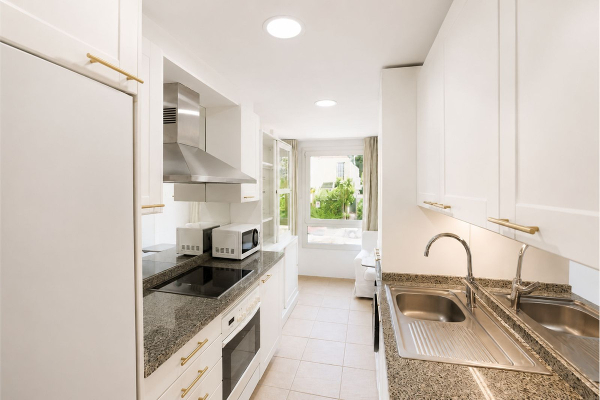 2 Bed Apartment for sale in Marbella Costa Del Sol, Málaga, Spain