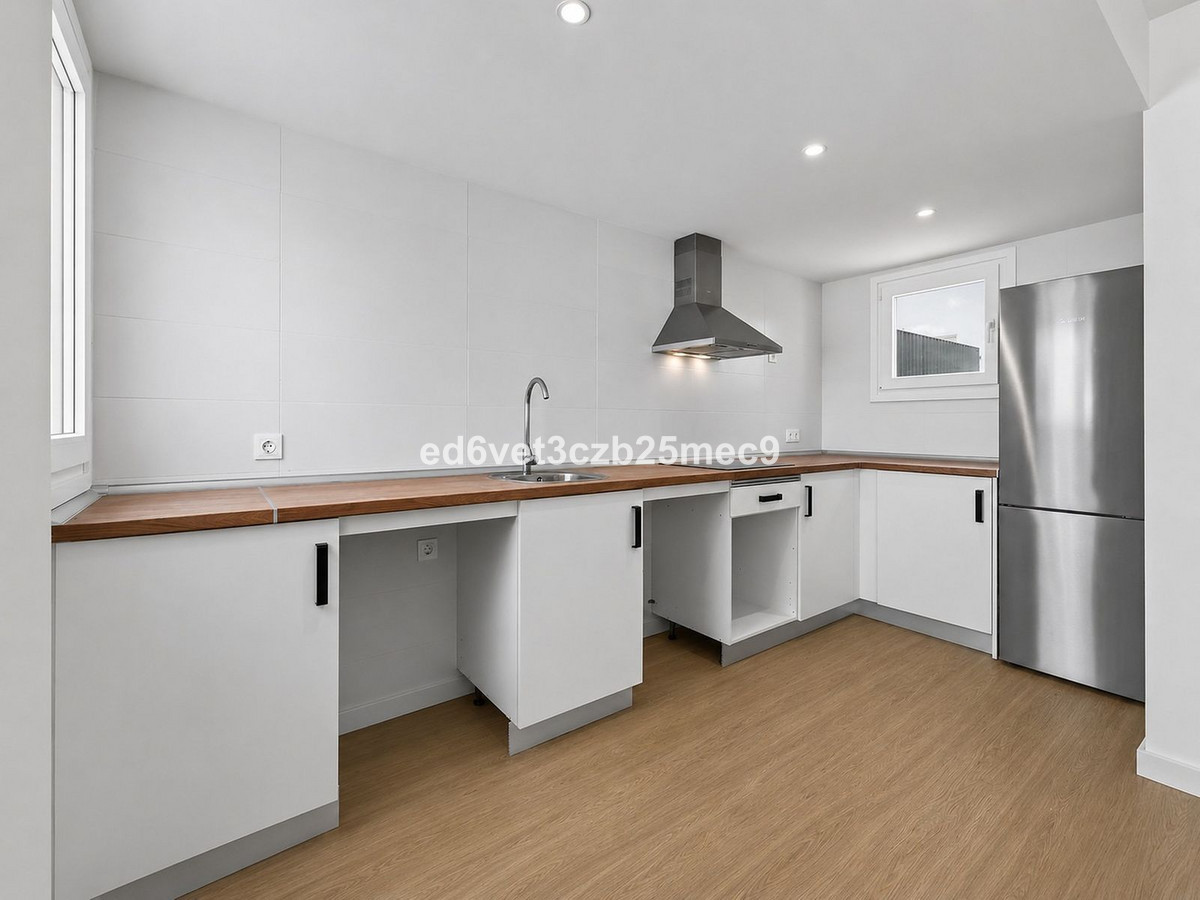 Se vende Apartamento Planta Media de 2 dormitorios en Costa Del Sol, Málaga, España