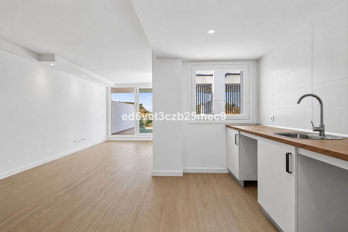 Se vende Apartamento Planta Media de 2 dormitorios en Costa Del Sol, Málaga, España