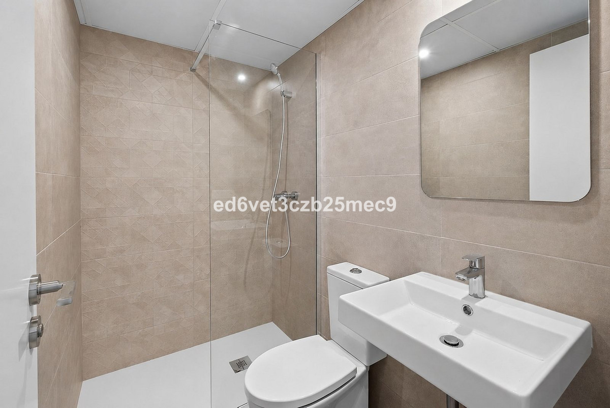 Se vende Apartamento Planta Media de 2 dormitorios en Costa Del Sol, Málaga, España