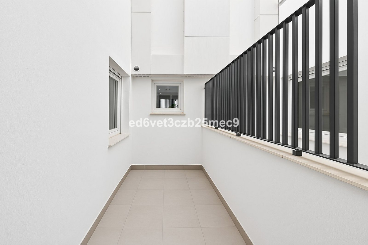Se vende Apartamento Planta Media de 2 dormitorios en Costa Del Sol, Málaga, España