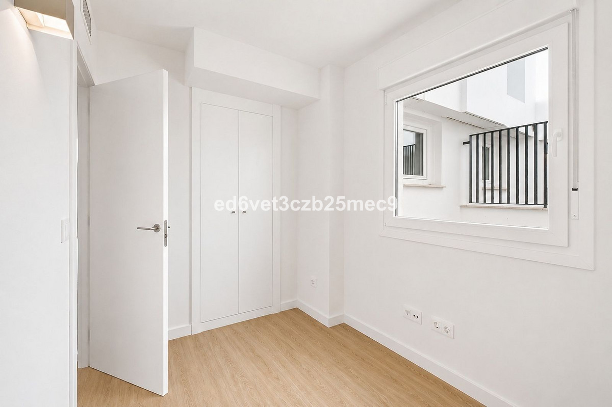 Se vende Apartamento Planta Media de 2 dormitorios en Costa Del Sol, Málaga, España