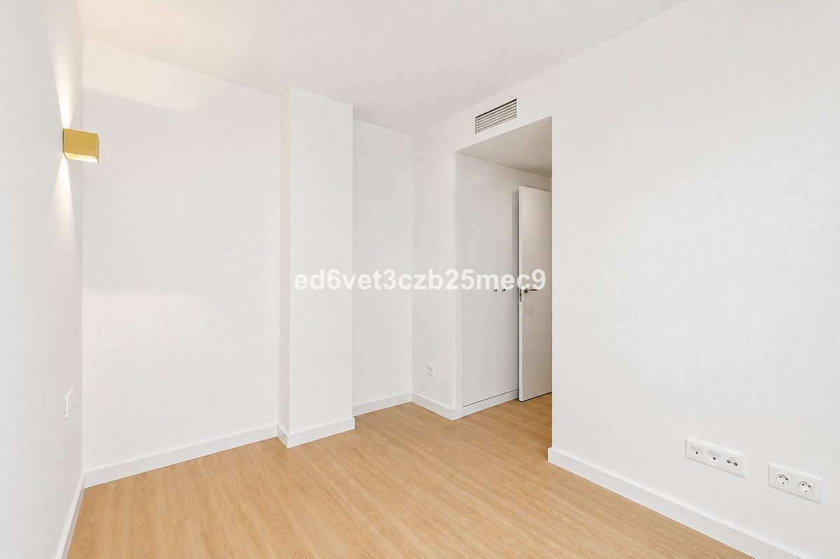 Se vende Apartamento Planta Media de 2 dormitorios en Costa Del Sol, Málaga, España
