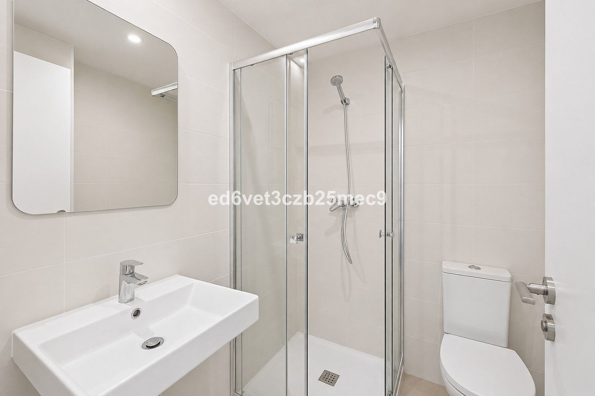 Se vende Apartamento Planta Media de 2 dormitorios en Costa Del Sol, Málaga, España