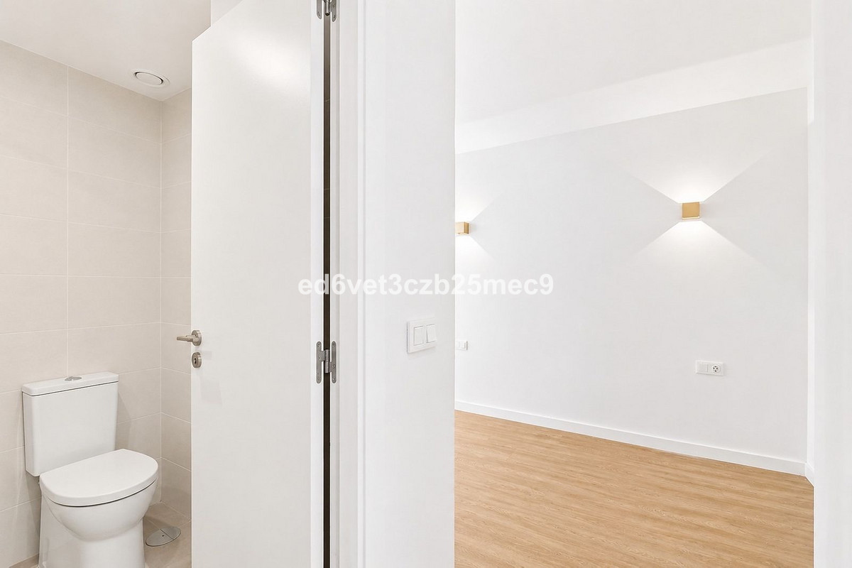 Se vende Apartamento Planta Media de 2 dormitorios en Costa Del Sol, Málaga, España