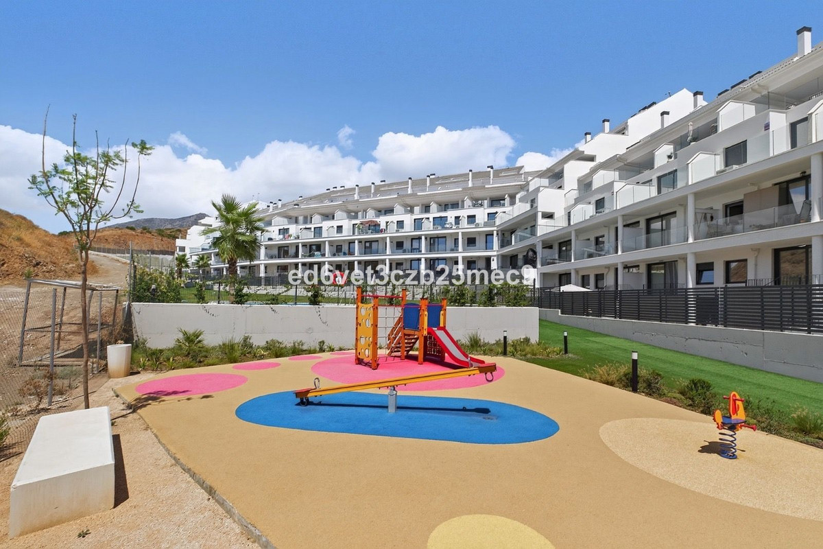 Se vende Apartamento Planta Media de 2 dormitorios en Costa Del Sol, Málaga, España