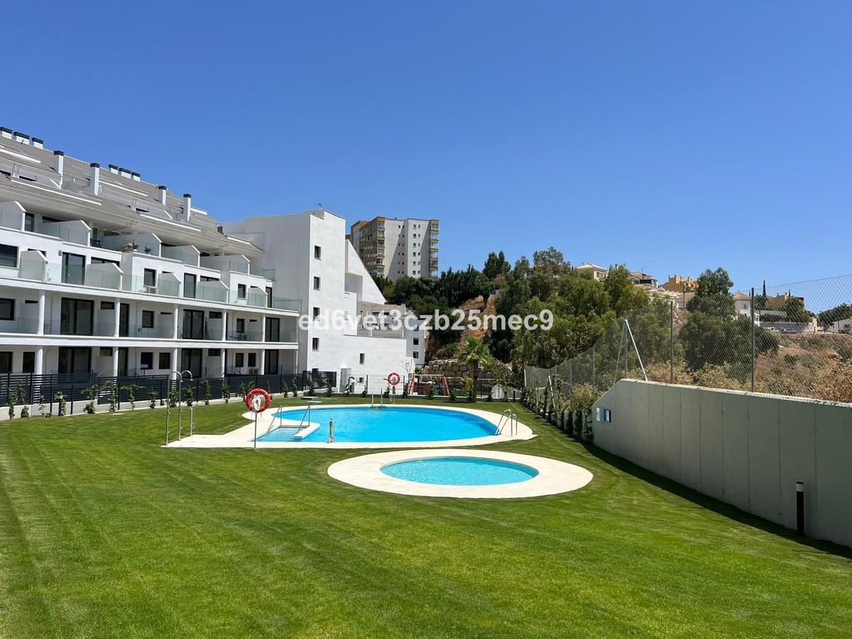 Se vende Apartamento Planta Media de 2 dormitorios en Costa Del Sol, Málaga, España