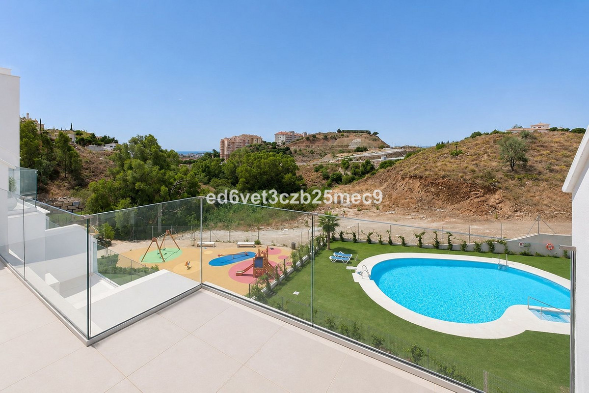 Se vende Apartamento Planta Media de 2 dormitorios en Costa Del Sol, Málaga, España