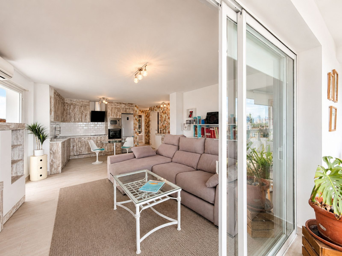 Se vende Apartamento Planta Media de 3 dormitorios en Costa Del Sol, Cadiz, España