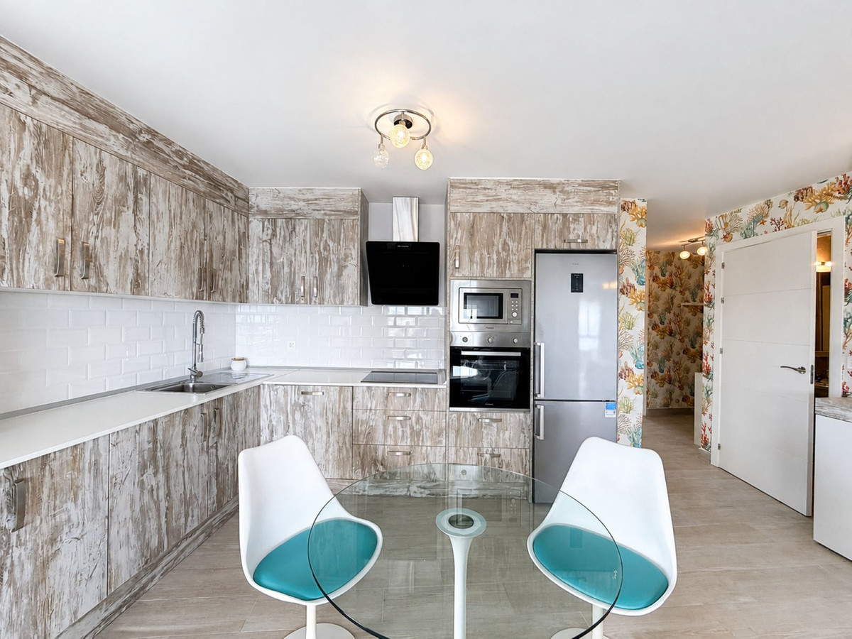Se vende Apartamento Planta Media de 3 dormitorios en Costa Del Sol, Cadiz, España