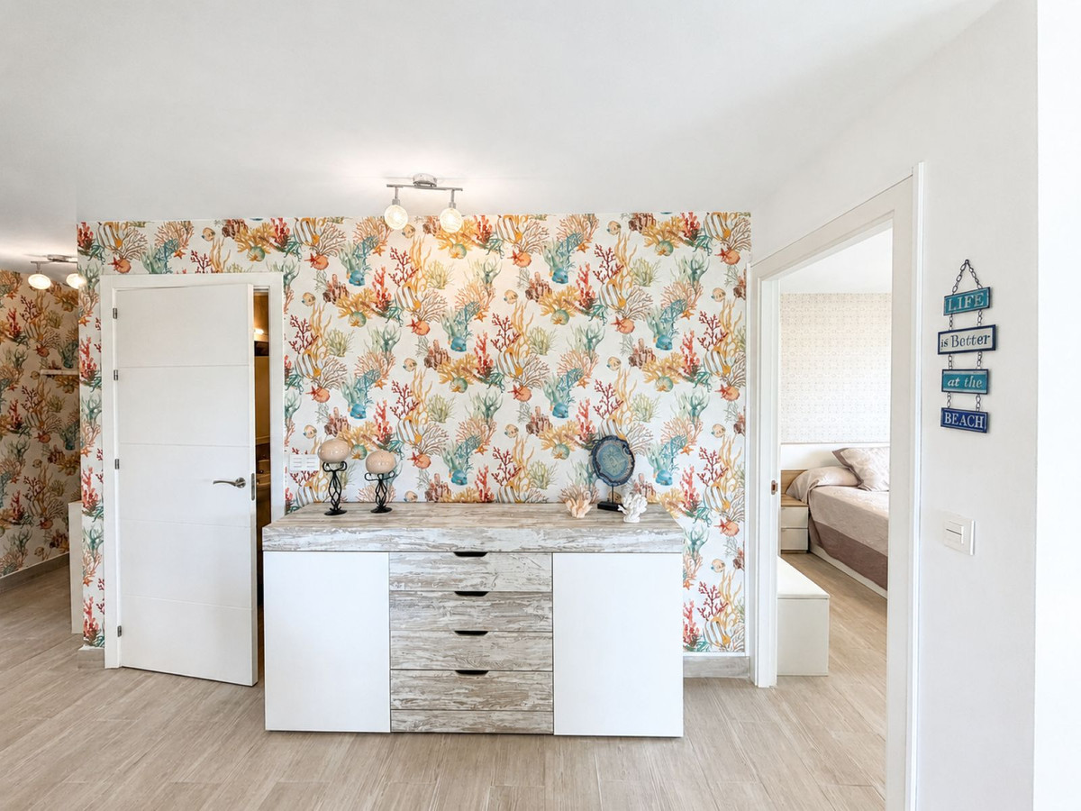 Se vende Apartamento Planta Media de 3 dormitorios en Costa Del Sol, Cadiz, España