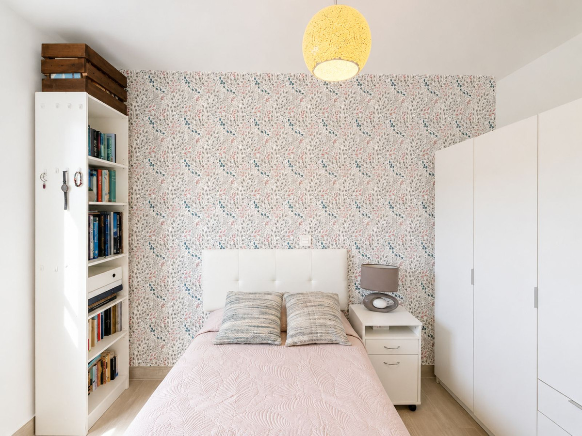 Se vende Apartamento Planta Media de 3 dormitorios en Costa Del Sol, Cadiz, España