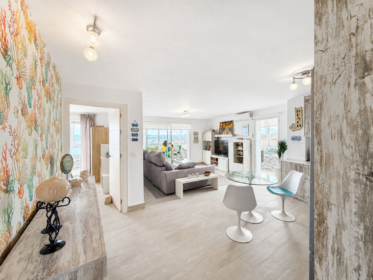 Se vende Apartamento Planta Media de 3 dormitorios en Costa Del Sol, Cadiz, España