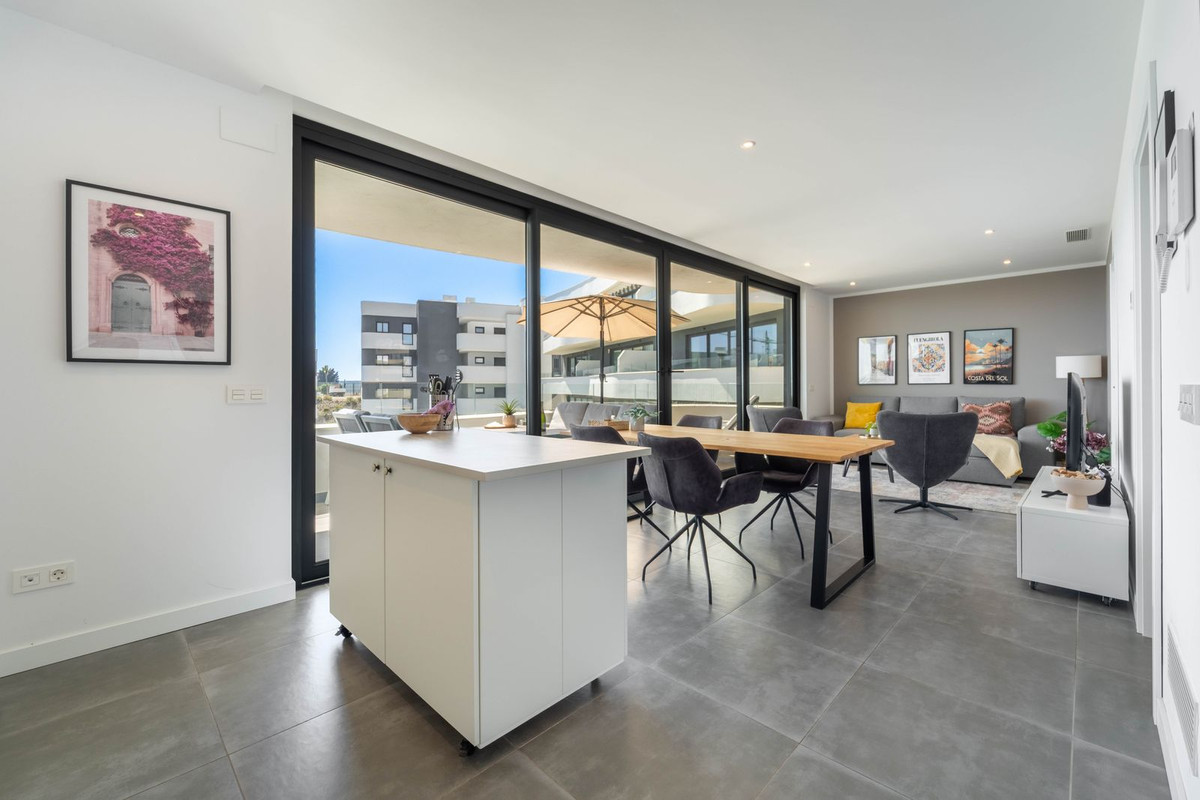 Se vende Apartamento Planta Media de 2 dormitorios en Costa Del Sol, Málaga, España